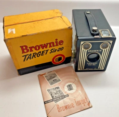 Cámara Brownie Target Six-20 Eastman Kodak Box EE. UU. utilería pantalla años 60 Foto 1 de 4