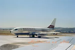 Western Airlines Boeing 737-247 N4530W presso SFO nel 1970 stampa a colori 8"x12" - Foto 1 di 1