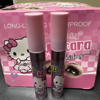 Máscara de pestañas Hello Kitty Hold Morning a prueba de agua - Paquete de dos de tamaño completo Foto 1 de 3
