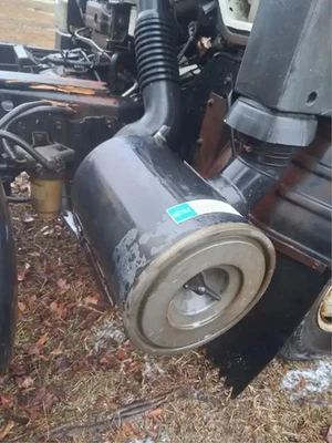 Carcasa de filtro de aire OEM para 1992-1998 ISUZU NPR GMC W3500 W4500 3.9 4BD2-TC Foto 1 de 3