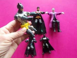 Batman Robin & The Joker with Cape - 4 & 6 Inch DC Missions Action Figures x 5 - Bild 1 von 10