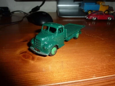 Meccano Dinky Toys Fordson Flat Bed Truck  ORIGINAL LOWER WEAR CONDITION - Image 1 of 4