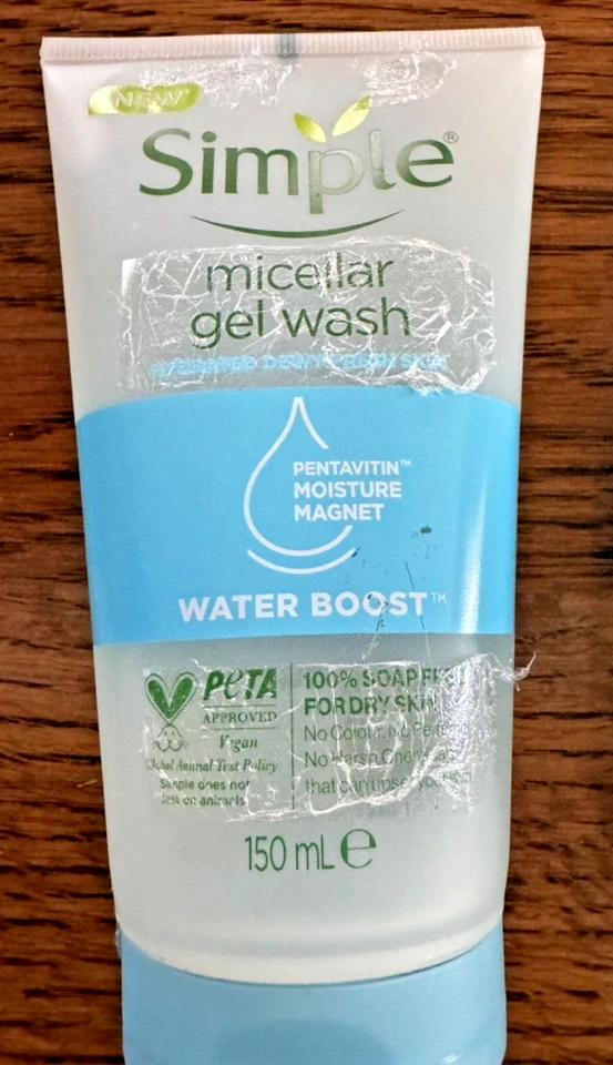 Gel facial micelar Simple Water Boost lavagem pele sensível 5 oz - Imagem 1 de 1