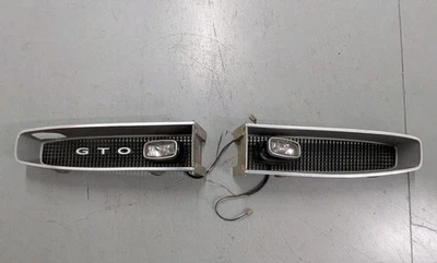 Pontiac GTO 1966 rejillas delanteras originales GM DIESTRO Y DERECHO con guía de luces de señal de giro  Foto 1 de 4