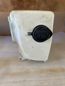 Depósito de botella limpiaparabrisas Toyota Corolla 1995-2002 OEM 060351-618 - Imagen 1 de 4
