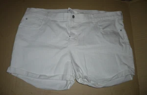 Old Navy boyfriend shorts clean slate white women's cuffed legs size 20 NWT - Picture 1 of 15