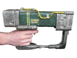 Fallout Laser Pistol AEP7 1:1 Scale Model Kit Prop Cosplay - Picture 1 of 3