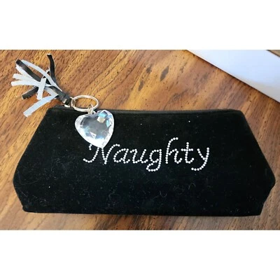 Bolsa de terciopelo negro traviesa y bonita con cremallera de diamantes de imitación con llavero de corazón de cristal Foto 1 de 3