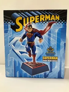 ESTATUA DE COLECCIÓN NOBLE EDICIÓN DE CÓMIC SUPERMAN SELLADA EN CAJA - Imagen 1 de 5
