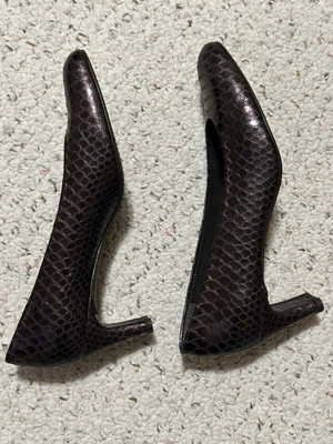 Zapatos de salón Stuart Weitzman de cuero nuevos para mujer, talla 8 Foto 1 de 3