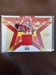 2025 Panini Score Stars Of The NFL Patch Travis Kelce #SNJ-TKE - Foto 1 di 2