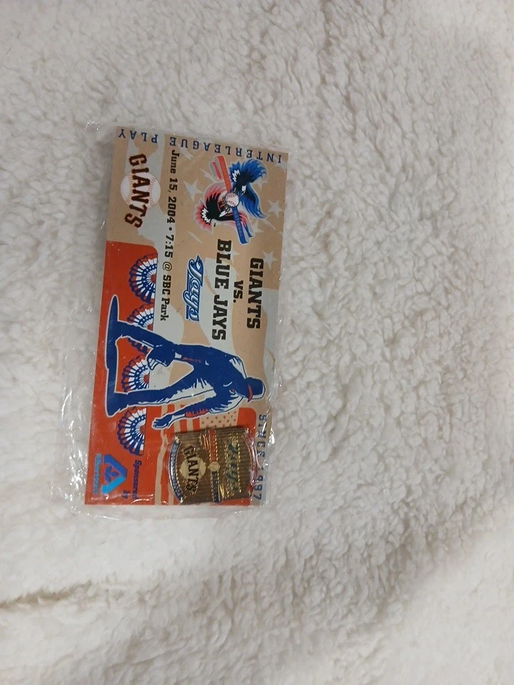 NIP SF Giants vs. Toronto Blue Jays 2004 Interleague Play Pin - Image 1 of 1