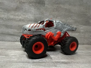 Camión de radiocontrol Monster Jam ThunderROARus escala 1:24 sin control remoto gris rojo - Imagen 1 de 6