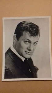 Tony Curtis Vintage 10 x 8 B&W Glossy Photograph - Picture 1 of 1