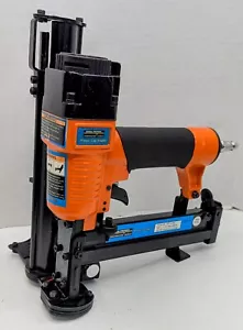 Central Pneumatic Contractor Series 18-gauge Plastic Cap Stapler - Model #99637 - Bild 1 von 4
