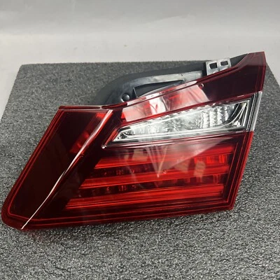 Conjunto de luz trasera interior derecha para Honda Accord TYC 2016-2017 17-5601-00-9 Foto 1 de 4