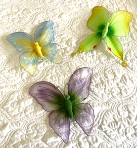 3 Appendiabiti da Parete Nylon Tessuto Filo Farfalla Decorazione Tessuto Ali Viola Blu Verde - Foto 1 di 15