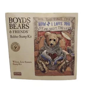 Kit de estampillas de goma Boyds Bears & Friends Wilson Love Snets Uptown montado en madera - Imagen 1 de 6