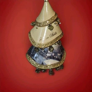 Thomas Kinkade Silver Bells Bradford Editions 2005 Christmas Ornament  - Bild 1 von 5