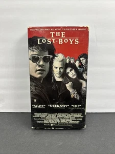 THE LOST BOYS (1987) VHS Kiefer Sutherland - Corey Haim - Corey Feldman Vampires - Picture 1 of 5