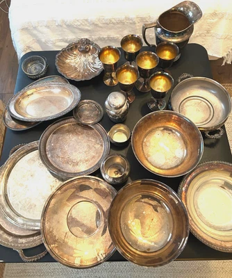 Plato de plata piezas de servir vintage.  Se vende solo como lote. ¡Ideal para beneficios de reventa! Foto 1 de 4