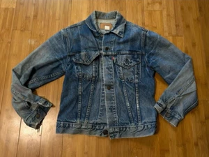 Vintage Levis Type 3 Jean Jacket Size 36 Medium Light Wash Denim 70505-0213 - Picture 1 of 10