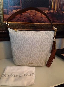 Neu mit Etikett Michael Kors Damen-Schultertasche MK Signature Vanille ELANA 348 $ - Bild 1 von 11