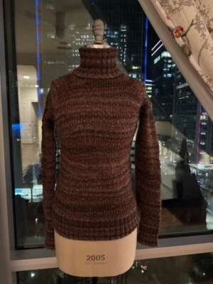 dolce gabbana sweater, size 38, wool blend, excellent condition - Image 1 of 4