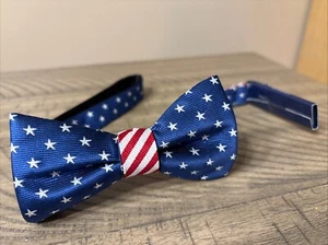 Saddlebred Herrenfliege USA amerikanische Flagge vorgebunden USA patriotische Fliege Neu mit Etikett - Bild 1 von 4