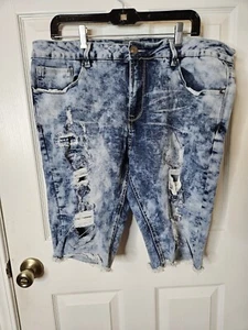 CJ BLACK Distressed Denim Shorts Mens Size 38x11 Medium Wash Skater Y2K - Picture 1 of 5