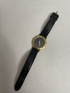 GUCCI GOLD BLACK WOMEN'S VINTAGE SWISS Tested New Battery Need New Band