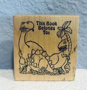 Sello de goma de madera de dinosaurio PSX este libro pertenece a: sello de libro F-938 - Imagen 1 de 3