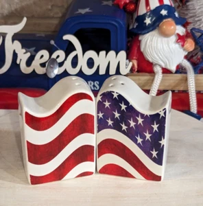 PATRIOTIC Red White & Blue Americana USA Flag Salt and Pepper Shakers - Picture 1 of 2