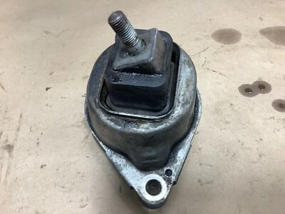 Land Rover Range Rover 2004 lado del pasajero delantero derecho motor montaje Foto 1 de 4