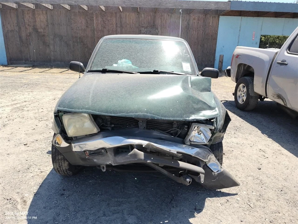 GRY LEFT FRONT DOOR TRIM PANEL 1999 TOYOTA TACOMA - Image 1 of 4