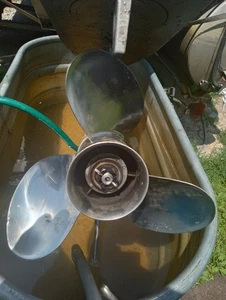 Stainless turbo brand Propeller 13 1/4x15 For Evinrude Johnson 90-150HP - Picture 1 of 2