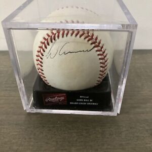 Wilton Guerrero Signed Ball Autographed Official Major League Baseball In case