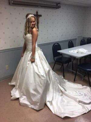 Allure Bridal 9003  Foto 1 de 4