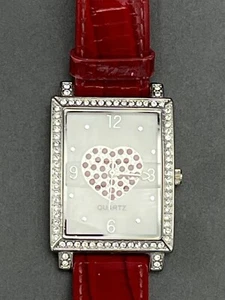 Vintage silbernes Zifferblatt rotes Herz Quarz Analog Damenuhr UNGETESTET, WIE BESEHEN - Bild 1 von 14