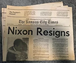 1974 Kansas City Times Headline Display Giornale Nixon si dimette - Foto 1 di 3