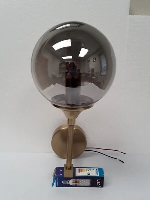 Lámparas de pared LED modernas de mediados de siglo Foto 1 de 4