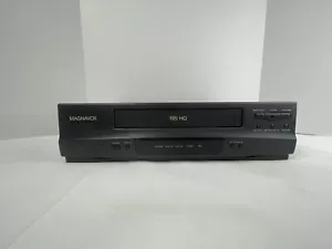 MAGNAVOX VRT222AT22 Lettore VHS VCR HQ Recorder 4 teste, senza telecomando testato - Foto 1 di 3