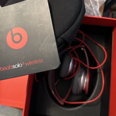 Beats Solo HD Red Special Edition On-Earphones Headphones Headband - Image 1 of 4