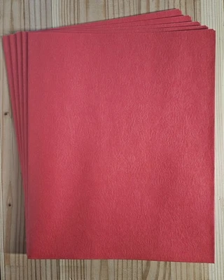 Carpetas rojas de papel resistente, sin brads; caja de 25 Foto 1 de 4