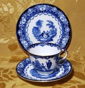 VINTAGE ROYAL DOULTON WATTEAU TRIO: CUP, SAUCER, B&B PLATE COURTING COUPLE GOLD - Picture 1 of 5