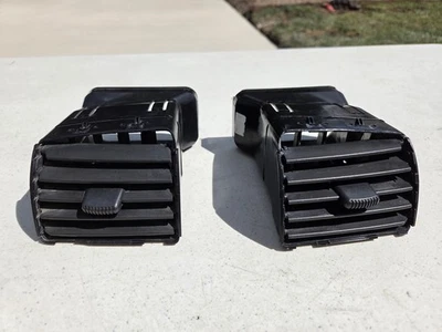 Chevy Colorado GMC Canyon 2004-2011 bisel central conductor y pasajero ventilaciones negras Foto 1 de 4