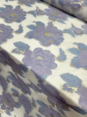 Tela de brocado floral periwinkle metálico lavanda por yarda organza transparente  Foto 1 de 4
