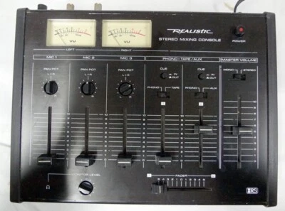 Consola de mezcla estéreo realista vintage para ingeniería de audio modelo 32-1200 Foto 1 de 4