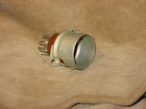 Presa tubolare 7 pin per schermatura, montaggio PC, - Foto 1 di 6