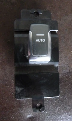 Переключатель левого заднего стекла Ssangyong Rexton Y400 2017-2020 - Изображение 1 из 4